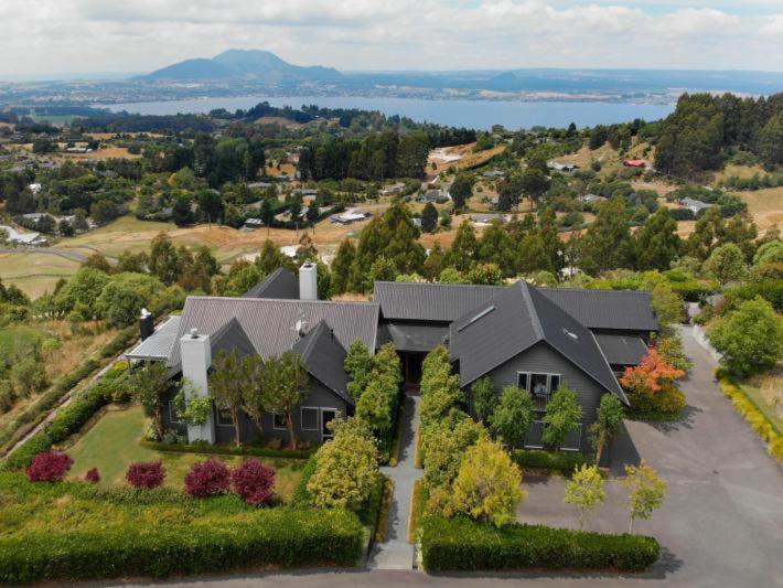The Lakeview House Tauposee Exterior foto